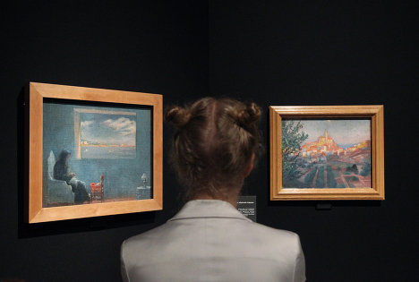 En el Museo de Pushkin se exponen obras tempranas de Dalí, como "Mi abuela Ana cosiendo" y "Vista de Cadaqués de espaldas