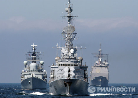 Francia, Rusia, Reino Unido y EEUU celebran del 24 de junio al 1 de julio ejercicios navales FRUKUS 2012 en el mar Báltico.