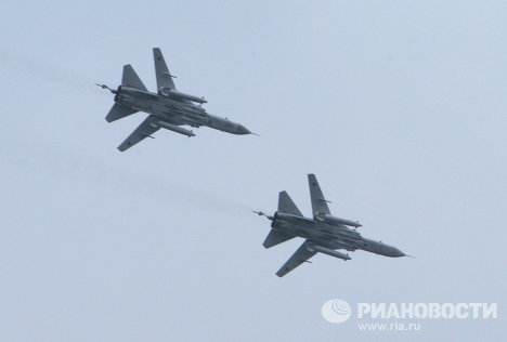 En los ejercicios navales FRUKUS 2012 participaron también aviones de ataque Su-24 .