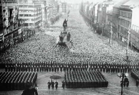 Un mitin de luto en Praga el 9 de marzo de 1953, día del funeral de Stalin.