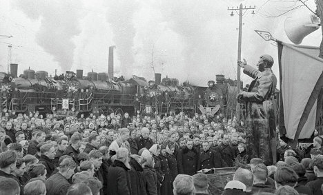 Minutos de silencio en los ferrocarriles de Yaroslavl el día del funeral de Stalin.
